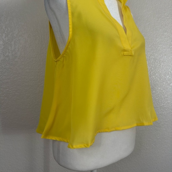 LAST KISS NWT Yellow Sleeveless Women's cute Top - Picture 3 of 7